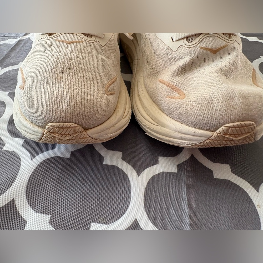 Hoka Clifton 10 ladies running shoes sneakers in Vanilla/Birch size 8.5. - Picture 6 of 14